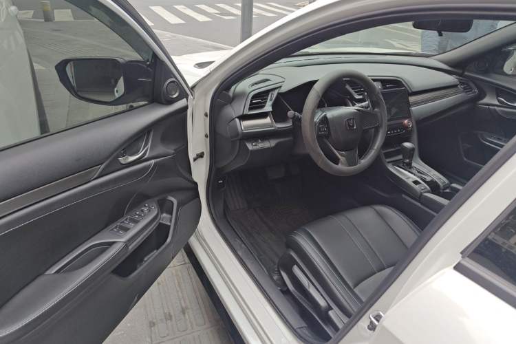 Used Honda Civic 2021 HATCHBACK 220TURBO CVT New Trendsetter Driver Seat