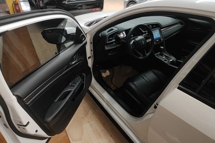 Used Honda Civic 2021 HATCHBACK 220TURBO CVT New Trendsetter Driver Seat