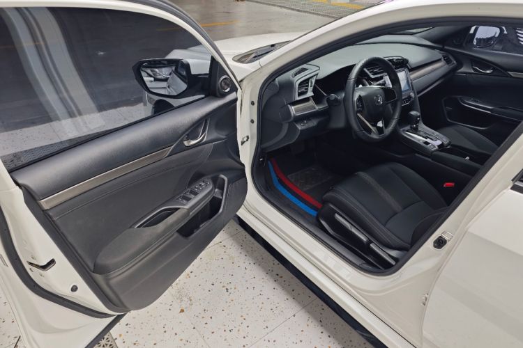 Used Honda Civic 2021 HATCHBACK 220TURBO CVT New Trendsetter Driver Seat