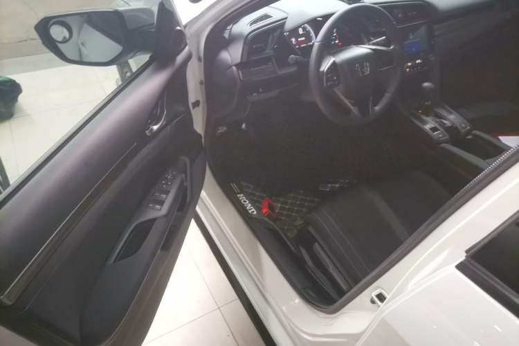 Used Honda Civic 2021 HATCHBACK 220TURBO CVT New Trendsetter Driver Seat