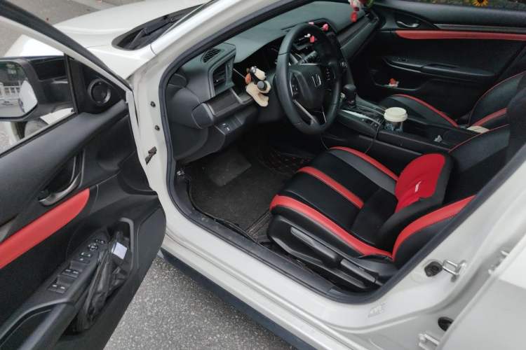 Used Honda Civic 2021 HATCHBACK 220TURBO CVT Trendy Cool Edition Driver Seat