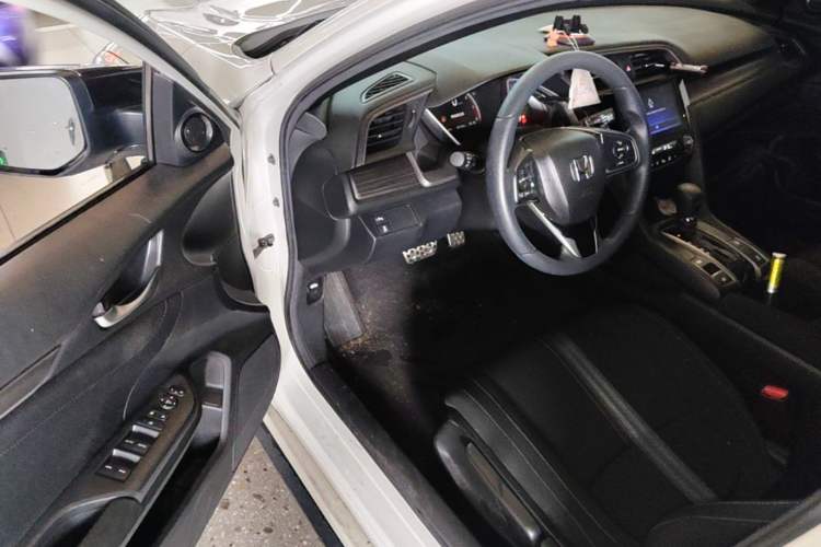 Used Honda Civic 2021 HATCHBACK 220TURBO CVT Dynamic Control Driver Seat