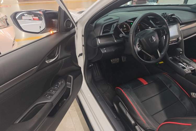 Used Honda Civic 2021 HATCHBACK 220TURBO CVT Trendy Cool Edition Driver Seat
