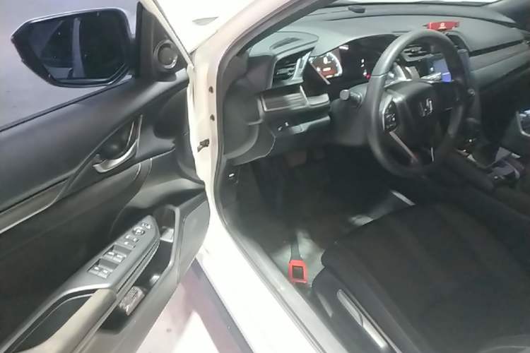 Used Honda Civic 2021 HATCHBACK 220TURBO CVT New Trendsetter Driver Seat