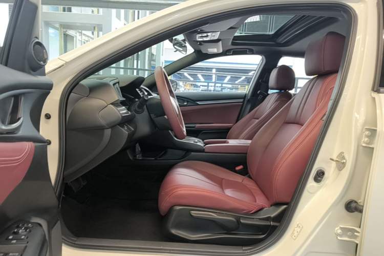 Used Honda Civic 2021 HATCHBACK 220TURBO CVT New Trendsetter Driver Seat