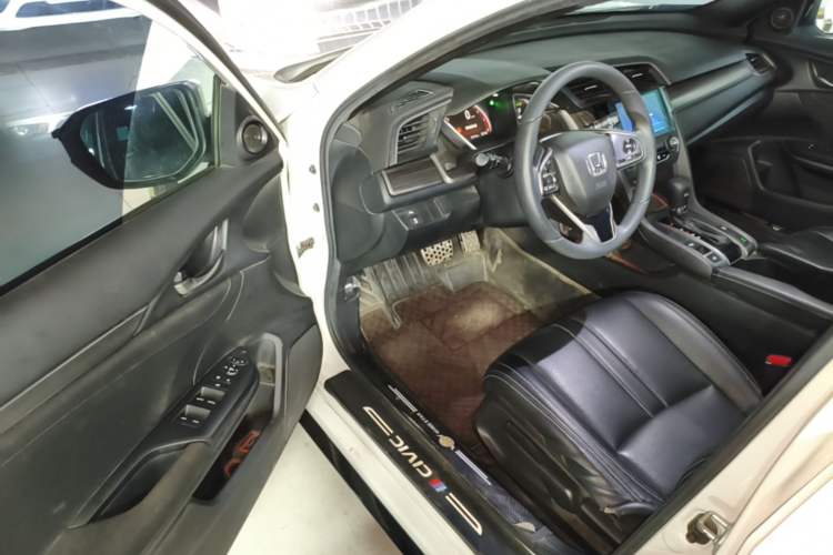 Used Honda Civic 2021 HATCHBACK 220TURBO CVT Trendy Cool Edition Driver Seat