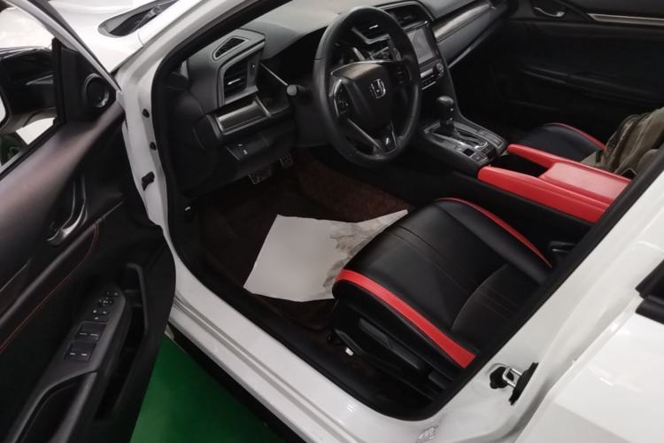 Used Honda Civic 2021 HATCHBACK 220TURBO CVT Trendy Cool Edition Driver Seat
