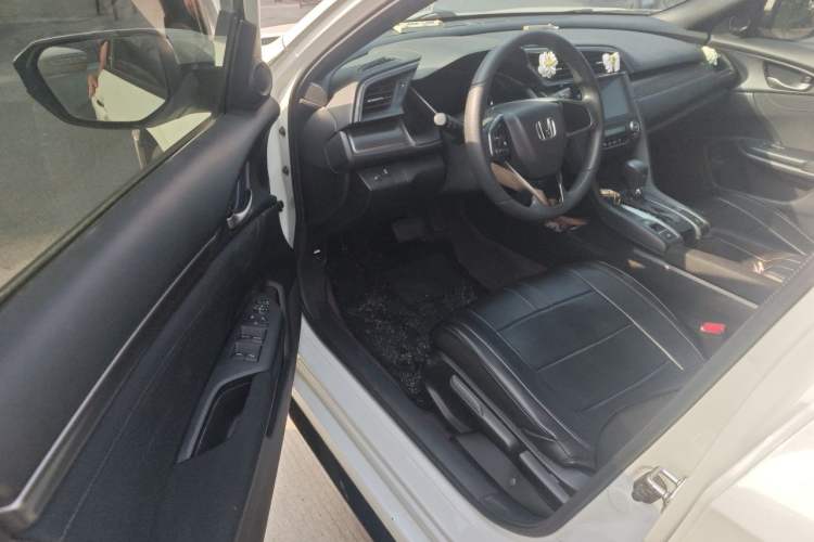 Used Honda Civic 2021 HATCHBACK 220TURBO CVT New Trendsetter Driver Seat