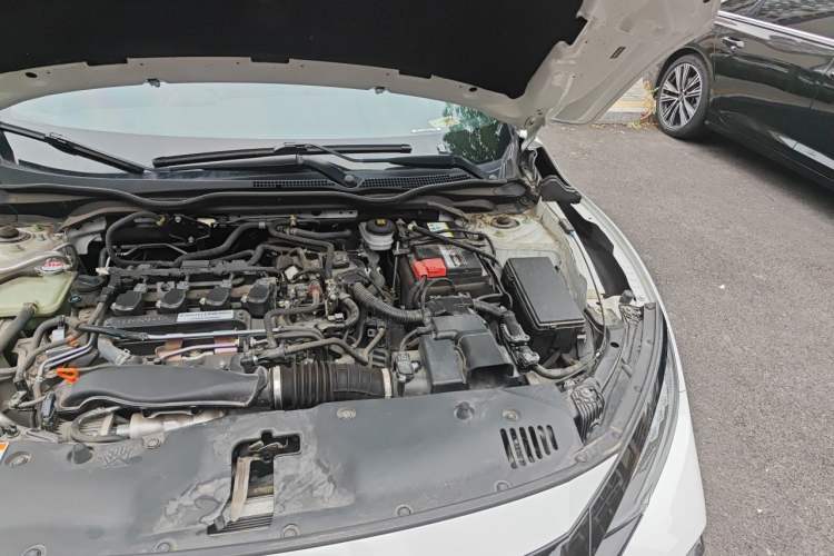 Used Honda Civic 2021 HATCHBACK 220TURBO CVT Trendy Cool Edition Engine Bay Left