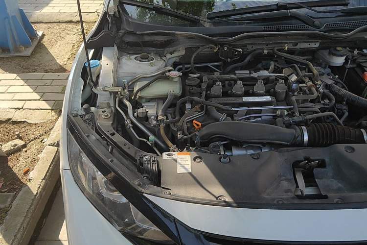Used Honda Civic 2021 HATCHBACK 220TURBO CVT New Trendsetter Engine Bay Right