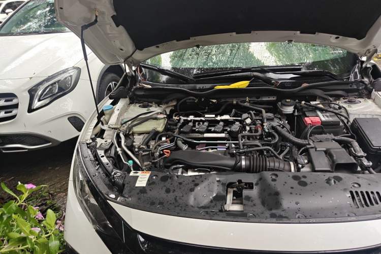 Used Honda Civic 2021 HATCHBACK 220TURBO CVT New Trendsetter Engine Bay Right