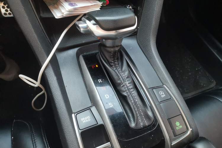 Used Honda Civic 2021 HATCHBACK 220TURBO CVT Trendy Cool Edition Gear Lever