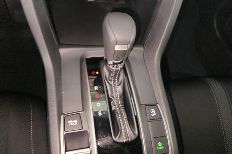 Used Honda Civic 2021 HATCHBACK 220TURBO CVT Trendy Cool Edition Gear Lever