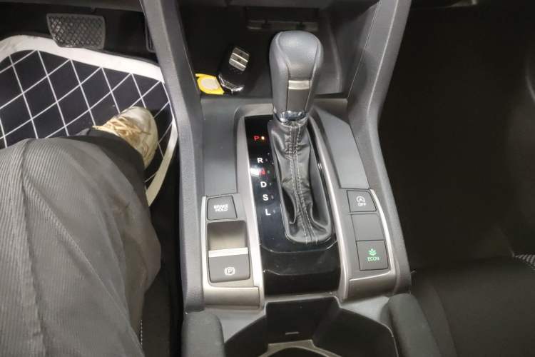 Used Honda Civic 2021 HATCHBACK 220TURBO CVT New Trendsetter Gear Lever