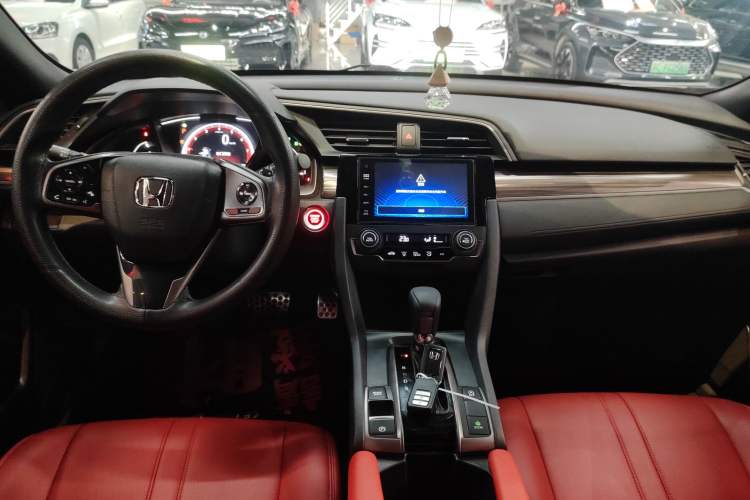 Used Honda Civic 2021 HATCHBACK 220TURBO CVT Trendy Cool Edition Gear Lever