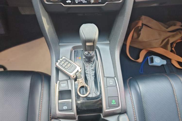 Used Honda Civic 2021 HATCHBACK 220TURBO CVT New Trendsetter Gear Lever