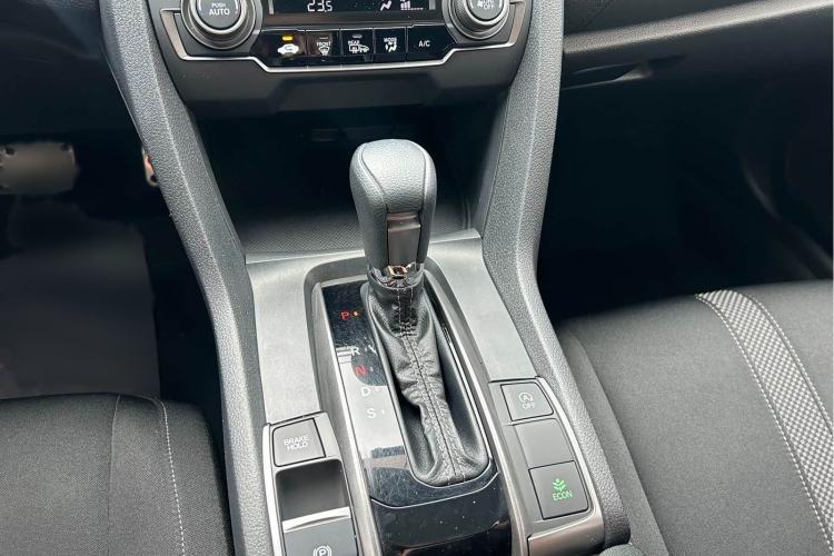 Used Honda Civic 2021 HATCHBACK 220TURBO CVT Trendy Cool Edition Gear Lever