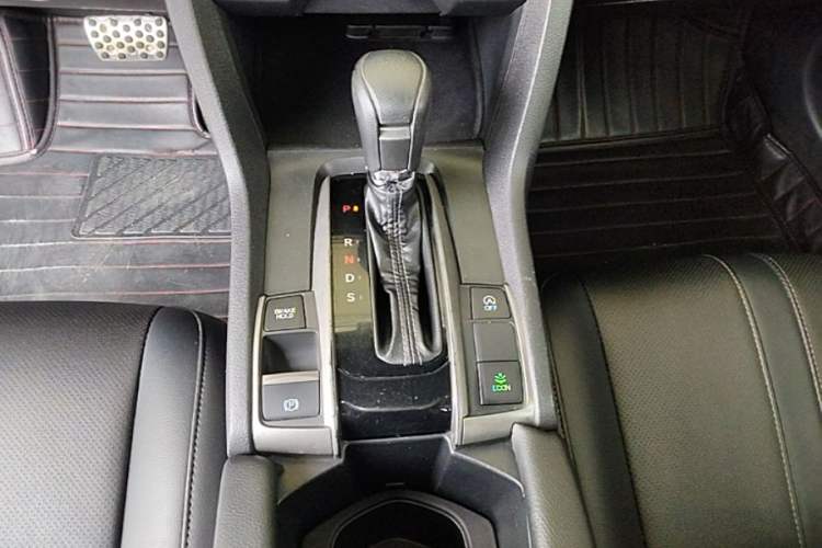 Used Honda Civic 2021 HATCHBACK 220TURBO CVT Trendy Cool Edition Gear Lever