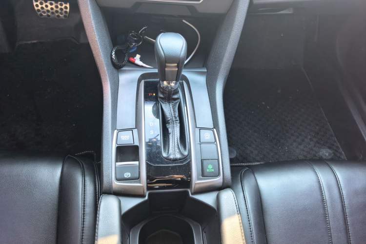 Used Honda Civic 2021 HATCHBACK 220TURBO CVT Trendy Cool Edition Gear Lever