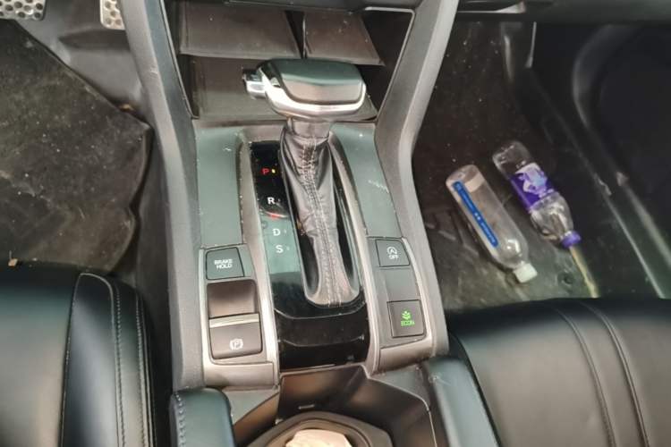 Used Honda Civic 2021 HATCHBACK 220TURBO CVT Trendy Cool Edition Gear Lever