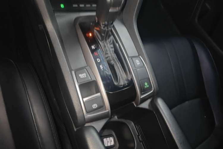 Used Honda Civic 2021 HATCHBACK 220TURBO CVT Trendy Cool Edition Gear Lever