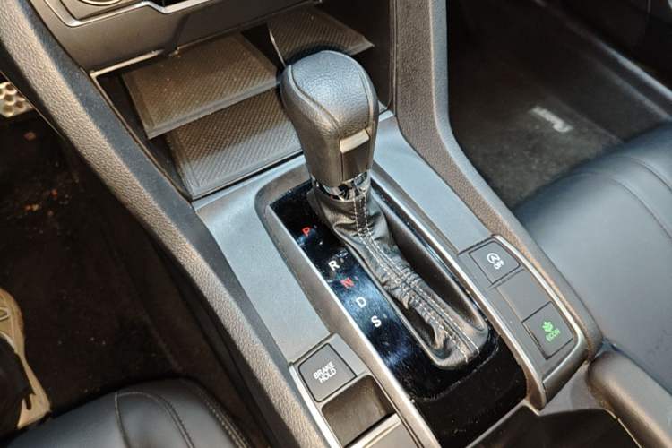 Used Honda Civic 2021 HATCHBACK 220TURBO CVT New Trendsetter Gear Lever