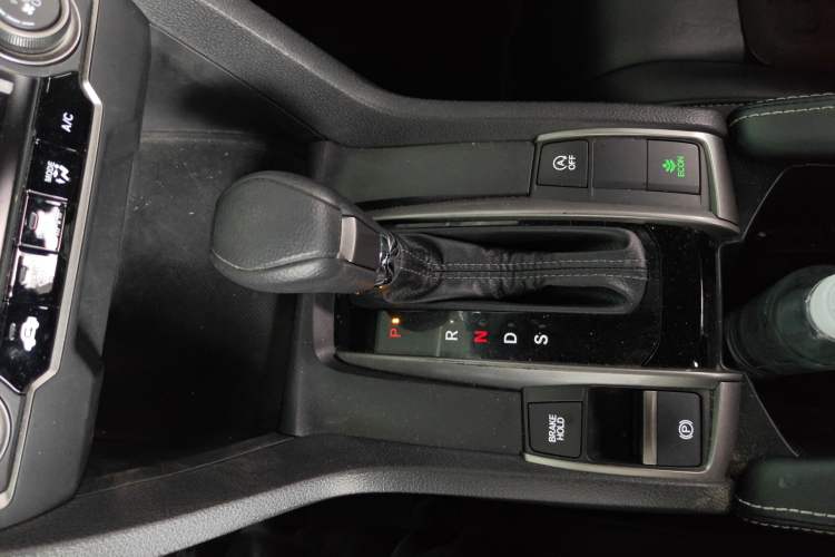 Used Honda Civic 2021 HATCHBACK 220TURBO CVT Trendy Cool Edition Gear Lever