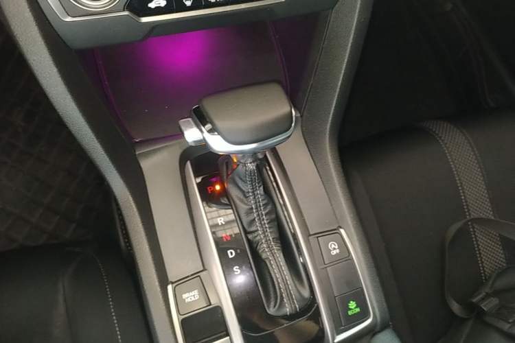 Used Honda Civic 2021 HATCHBACK 220TURBO CVT Trendy Cool Edition Gear Lever