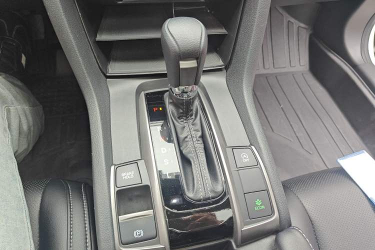 Used Honda Civic 2021 HATCHBACK 220TURBO CVT New Trendsetter Gear Lever