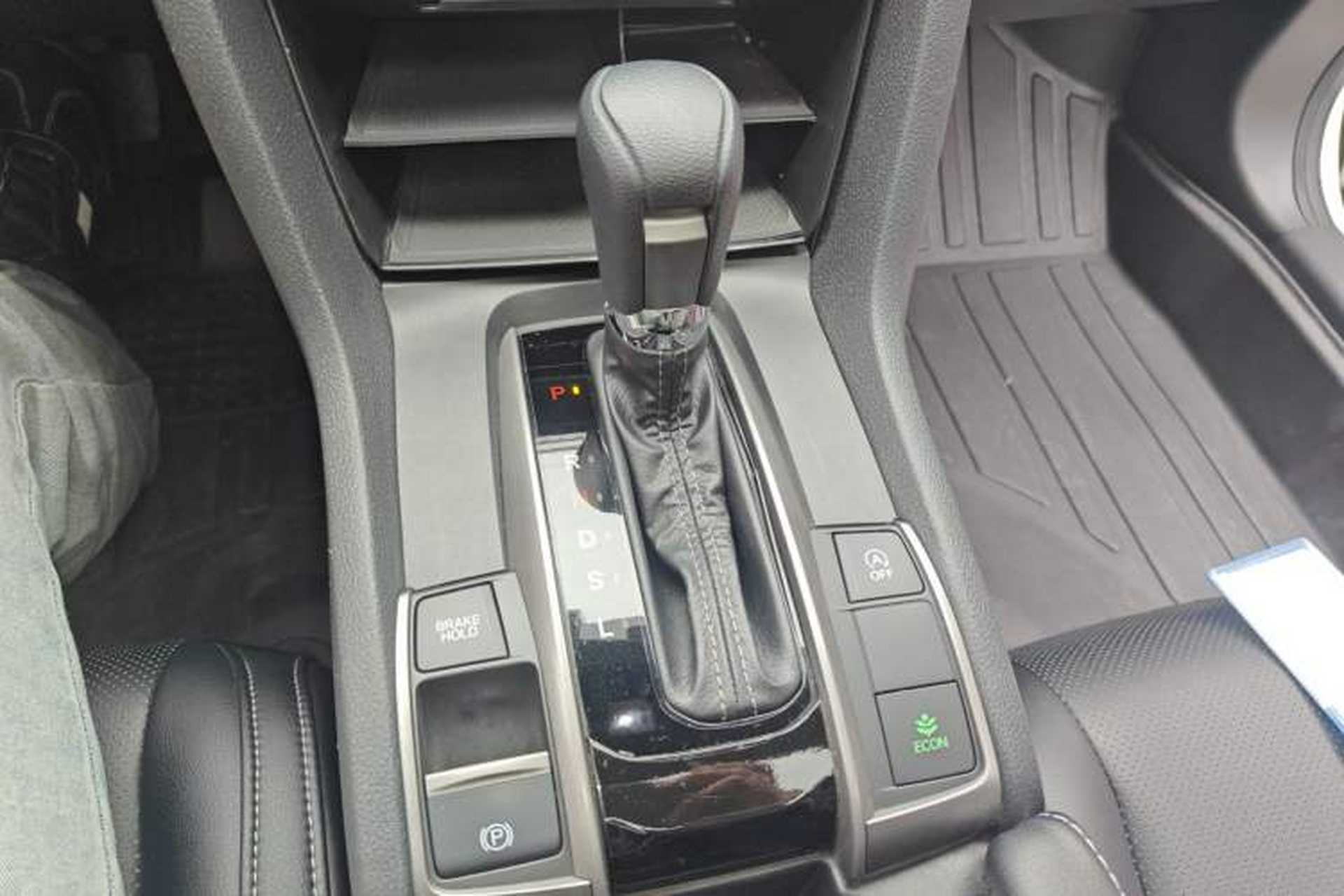 Used Honda Civic 2021 HATCHBACK 220TURBO CVT New Trendsetter Gear Lever