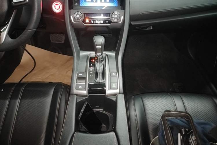 Used Honda Civic 2021 HATCHBACK 220TURBO CVT New Trendsetter Gear Lever
