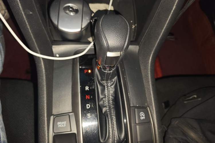 Used Honda Civic 2021 HATCHBACK 220TURBO CVT Trendy Cool Edition Gear Lever