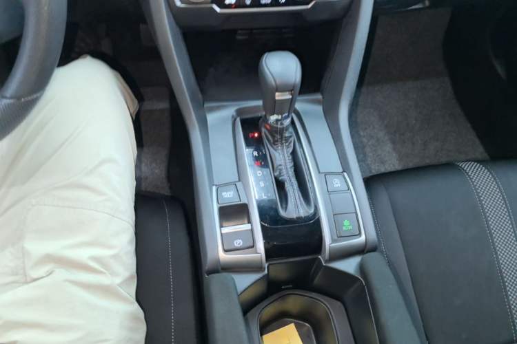 Used Honda Civic 2021 HATCHBACK 220TURBO CVT New Trendsetter Gear Lever