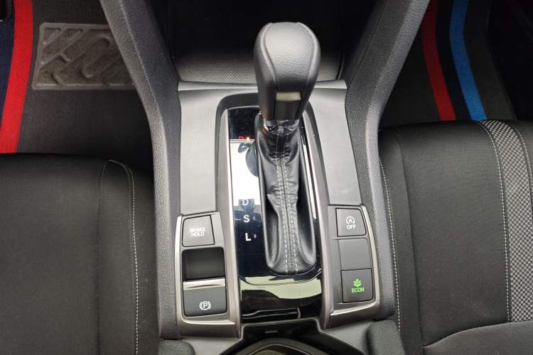 Used Honda Civic 2021 HATCHBACK 220TURBO CVT New Trendsetter Gear Lever