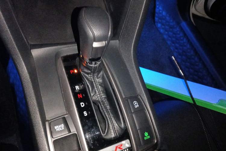 Used Honda Civic 2021 HATCHBACK 220TURBO CVT Trendy Cool Edition Gear Lever