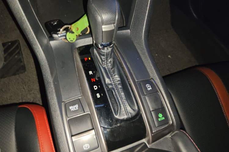 Used Honda Civic 2021 HATCHBACK 220TURBO CVT Trendy Cool Edition Gear Lever