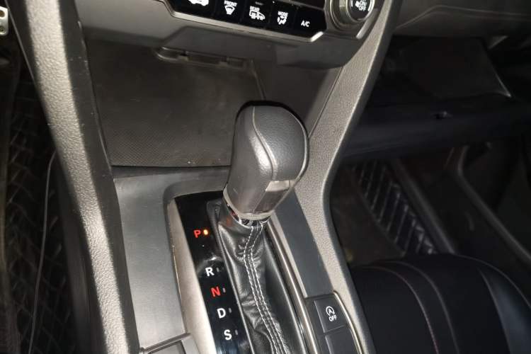 Used Honda Civic 2021 HATCHBACK 220TURBO CVT Trendy Cool Edition Gear Lever