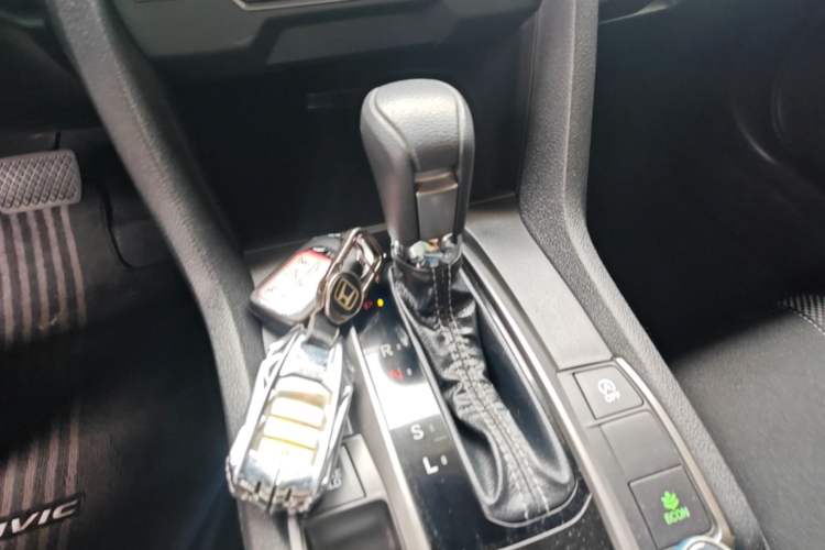 Used Honda Civic 2021 HATCHBACK 220TURBO CVT New Trendsetter Gear Lever