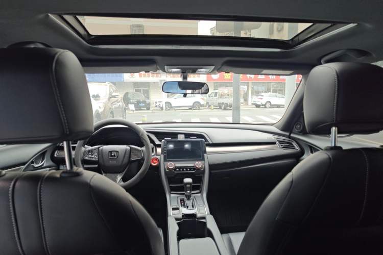 Used Honda Civic 2021 HATCHBACK 220TURBO CVT New Trendsetter Headliner