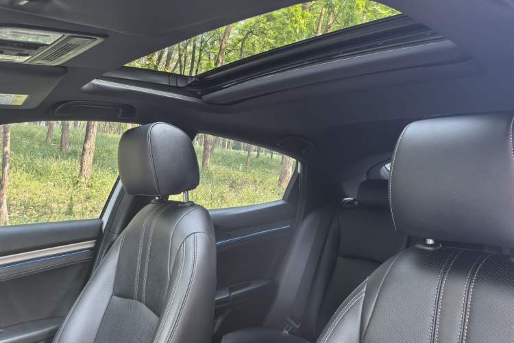 Used Honda Civic 2021 HATCHBACK 220TURBO CVT Trendy Cool Edition Headliner