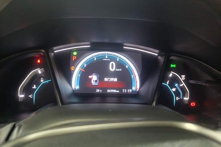 Used Honda Civic 2021 HATCHBACK 220TURBO CVT New Trendsetter Instrument Cluster