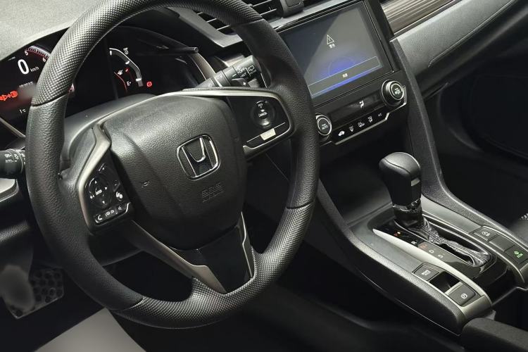 Used Honda Civic 2021 HATCHBACK 220TURBO CVT Trendy Cool Edition Interior 1