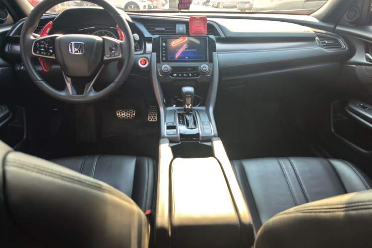 Used Honda Civic 2021 HATCHBACK 220TURBO CVT Trendy Cool Edition Interior 1