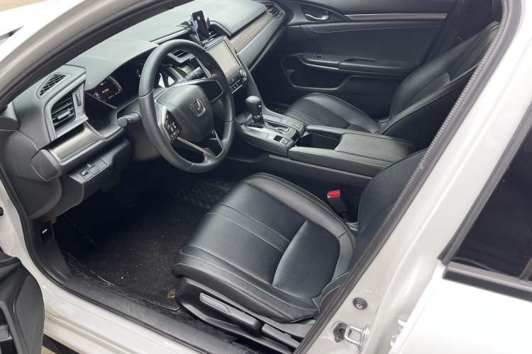 Used Honda Civic 2021 HATCHBACK 220TURBO CVT New Trendsetter Interior 1