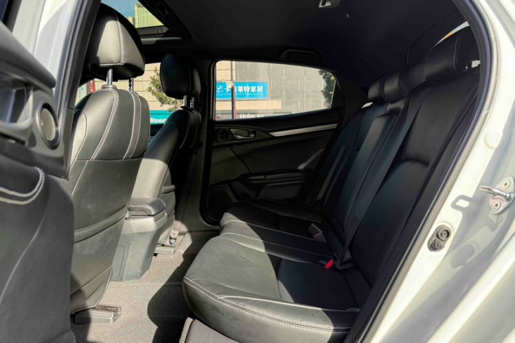 Used Honda Civic 2021 HATCHBACK 220TURBO CVT Trendy Cool Edition Interior 10