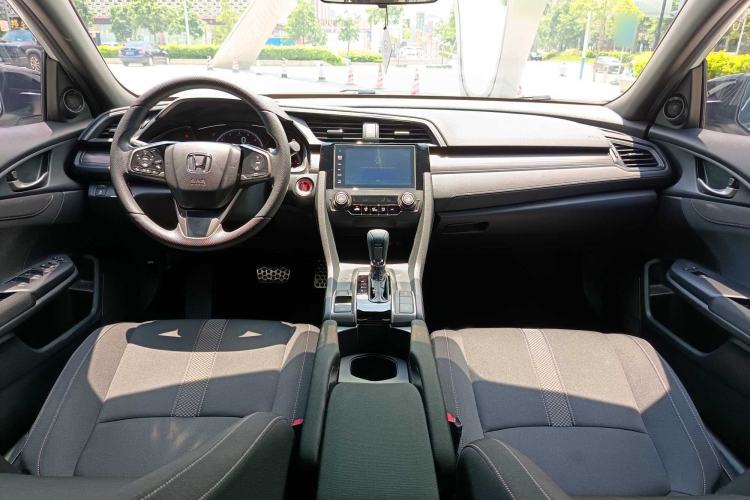 Used Honda Civic 2021 HATCHBACK 220TURBO CVT Trendy Cool Edition Interior 2