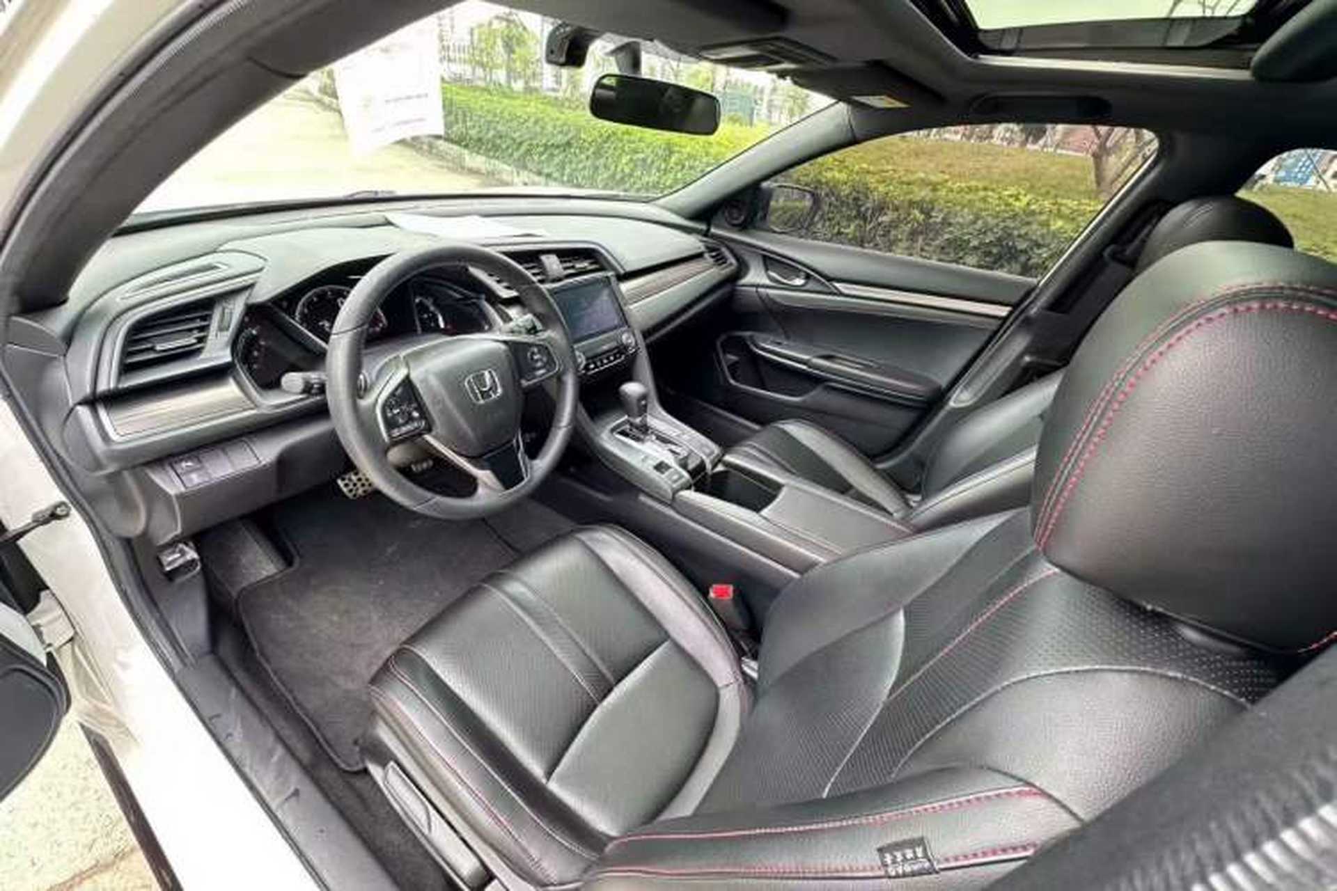 Used Honda Civic 2021 HATCHBACK 220TURBO CVT New Trendsetter Interior 2