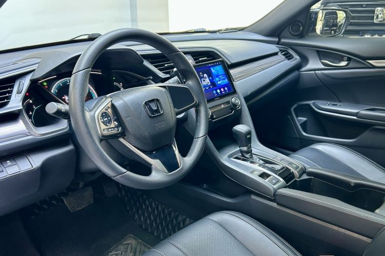 Used Honda Civic 2021 HATCHBACK 220TURBO CVT New Trendsetter Interior 2