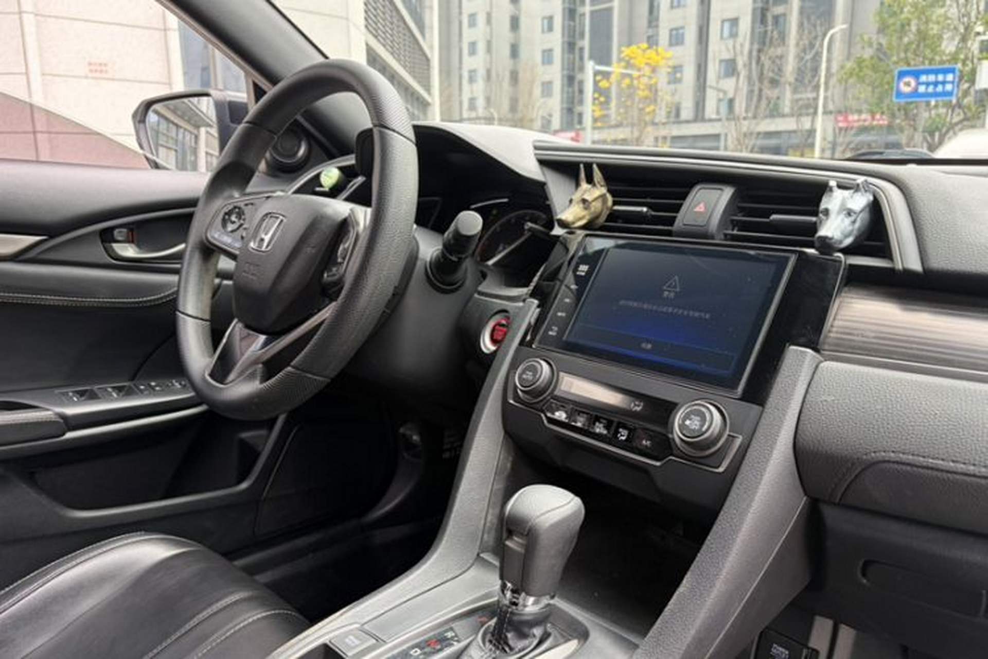 Used Honda Civic 2021 HATCHBACK 220TURBO CVT Trendy Cool Edition Interior 2
