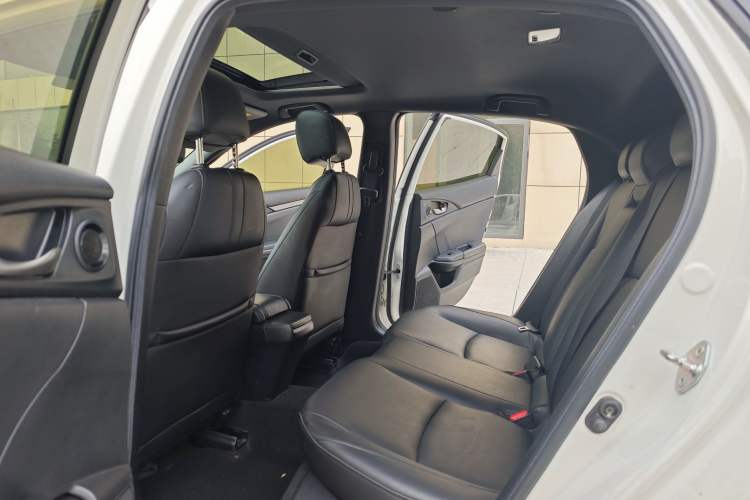 Used Honda Civic 2021 HATCHBACK 220TURBO CVT New Trendsetter Interior 2